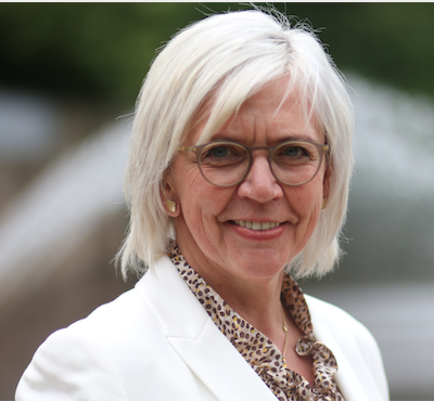 Dr. Angelika Wensing Dr. Angelika Wensing